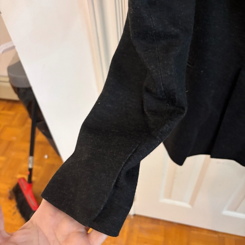 greyish black blazer mint condition clasp form of button up - Picture 4 of 7